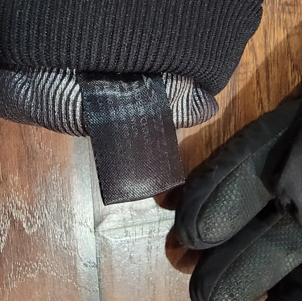Serus gloves